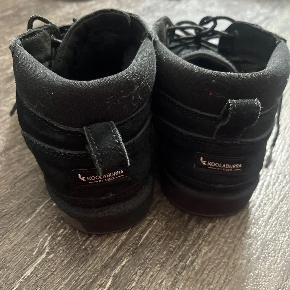Koolaburra by Ugg Kids Black Suede Fur Lined‎ Lace Up Boots Size 4